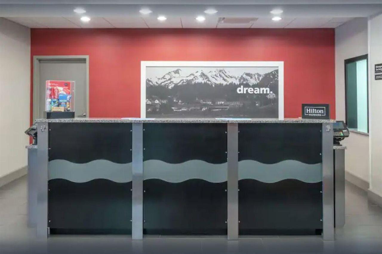 Hampton Inn And Suites Roanoke Airport/Valley View Mall Bagian luar foto
