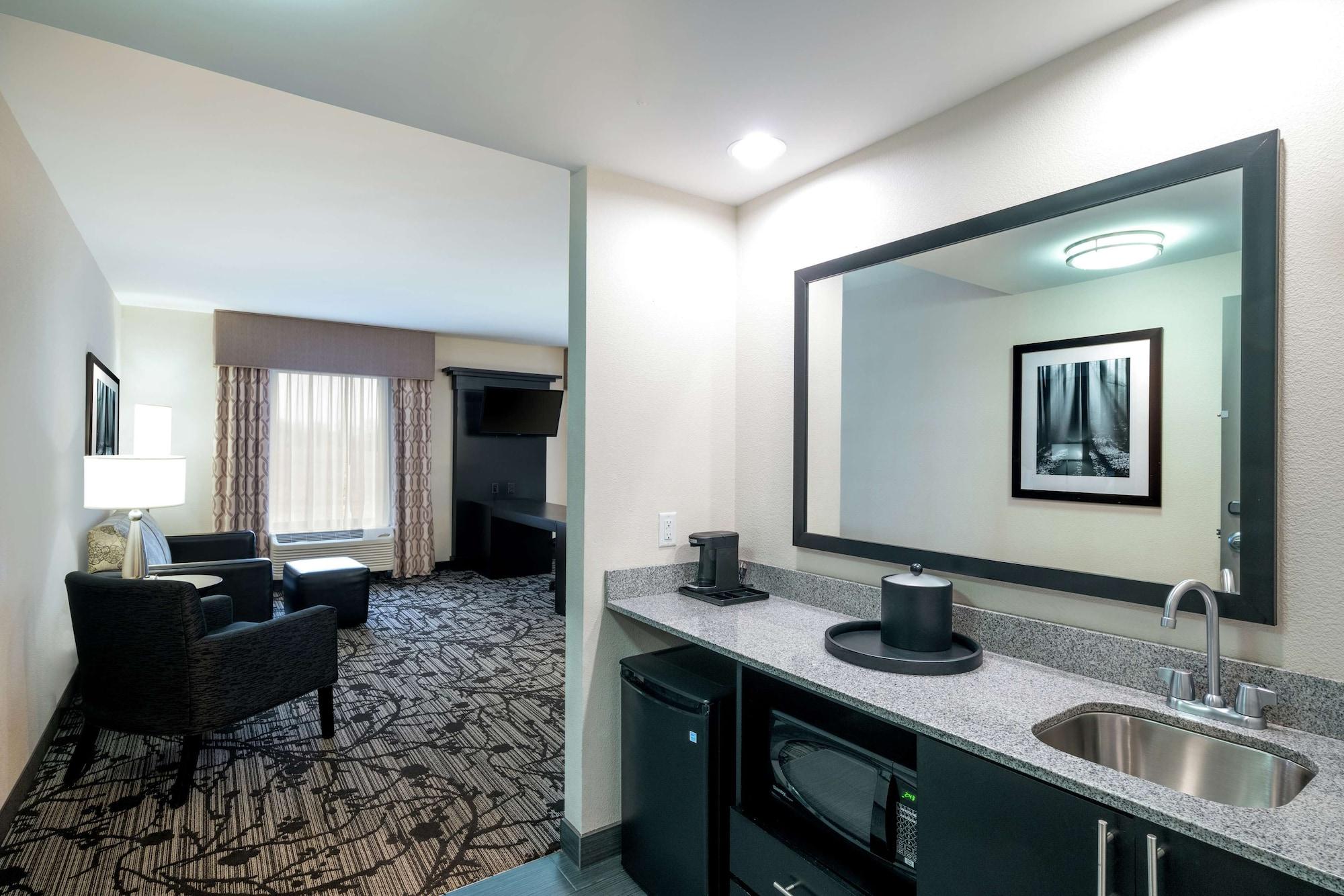 Hampton Inn And Suites Roanoke Airport/Valley View Mall Bagian luar foto