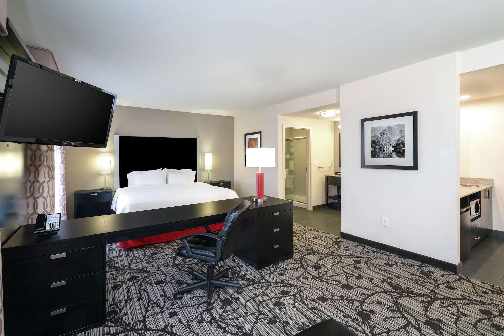 Hampton Inn And Suites Roanoke Airport/Valley View Mall Bagian luar foto