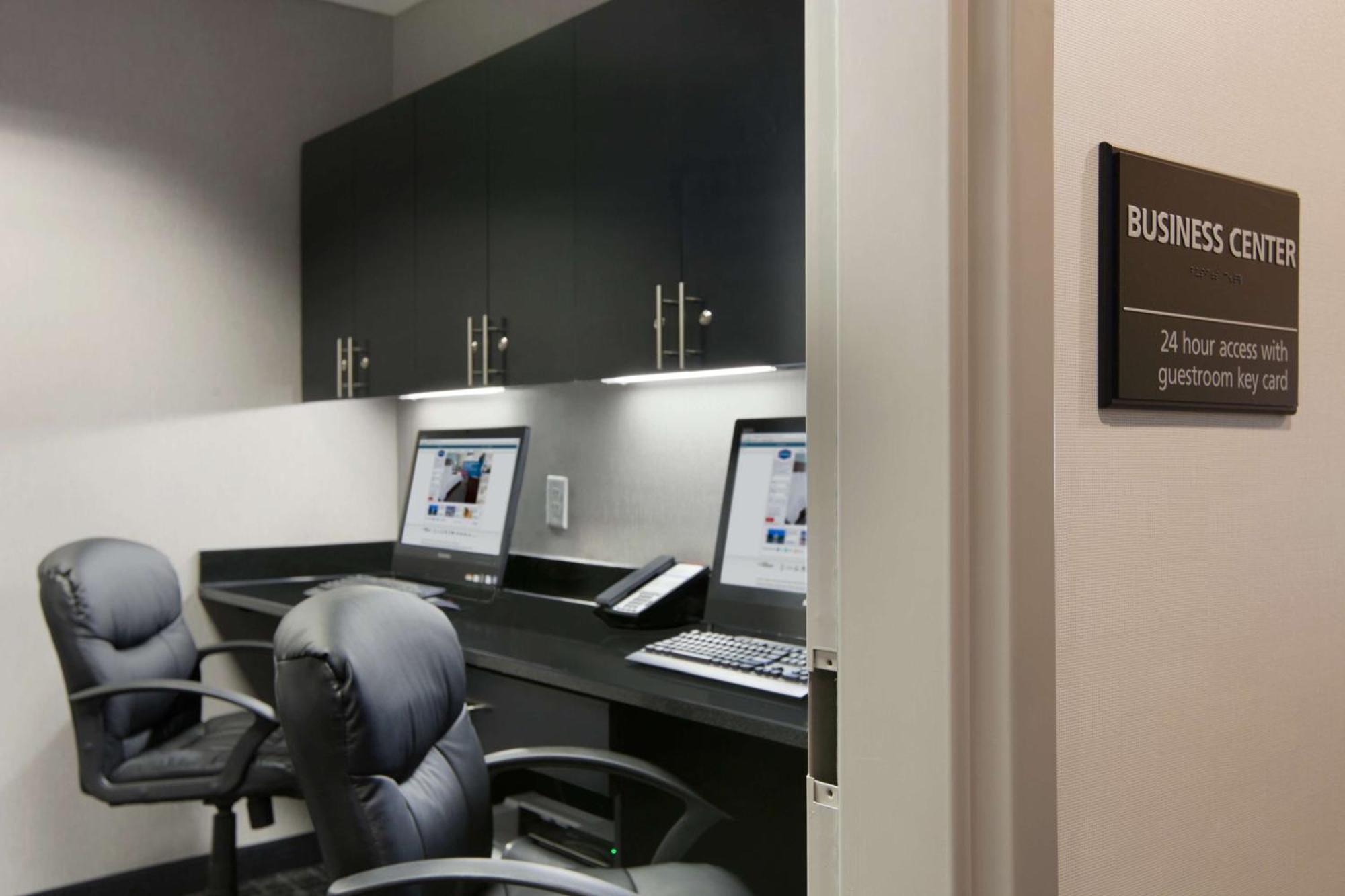 Hampton Inn And Suites Roanoke Airport/Valley View Mall Bagian luar foto