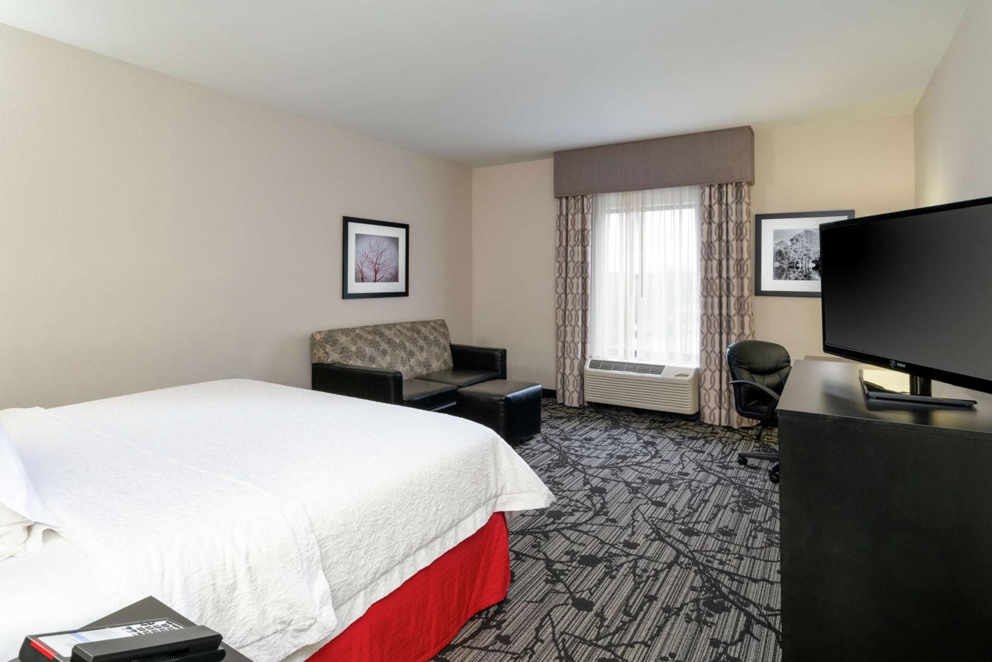 Hampton Inn And Suites Roanoke Airport/Valley View Mall Bagian luar foto