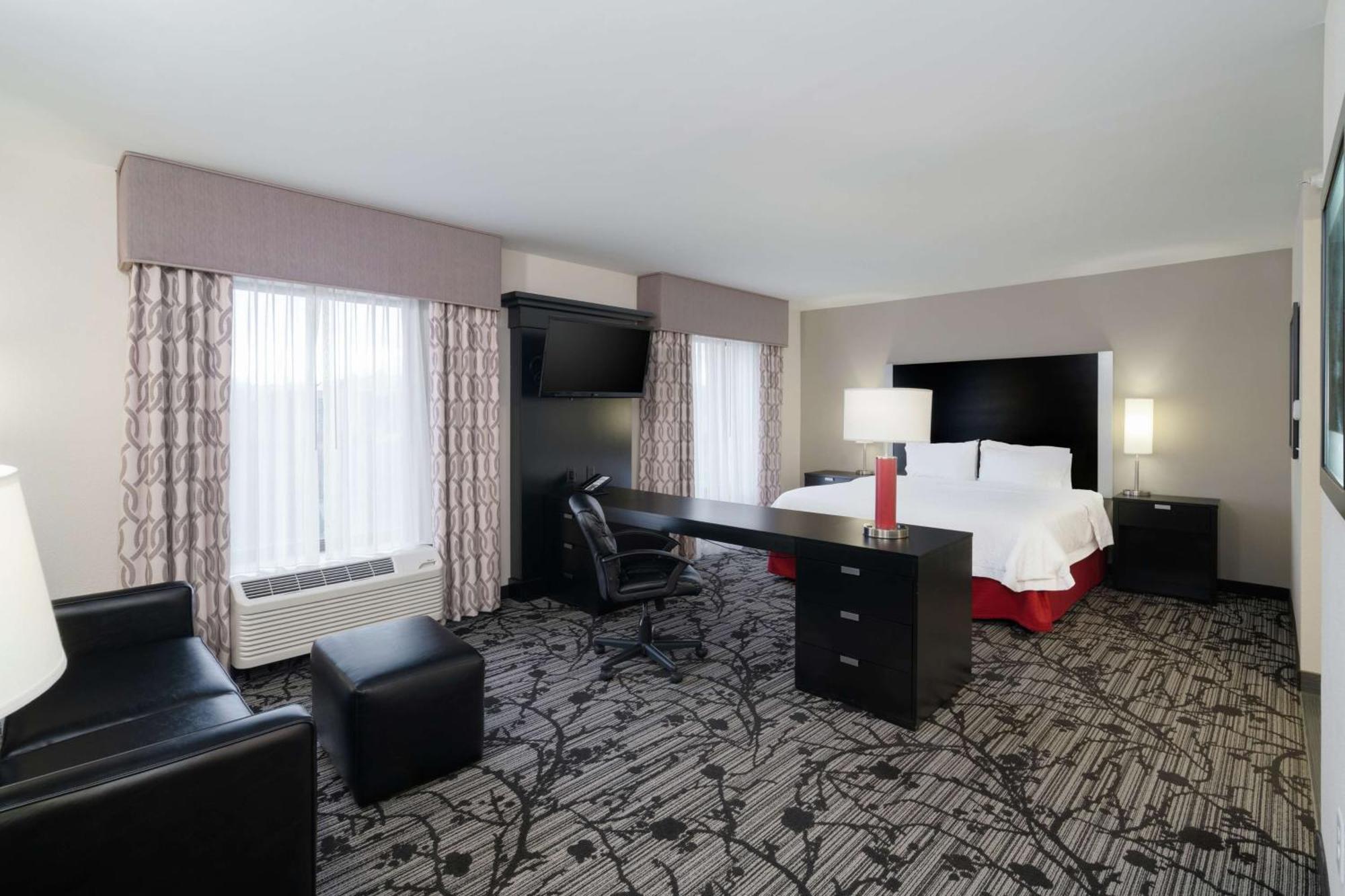 Hampton Inn And Suites Roanoke Airport/Valley View Mall Bagian luar foto