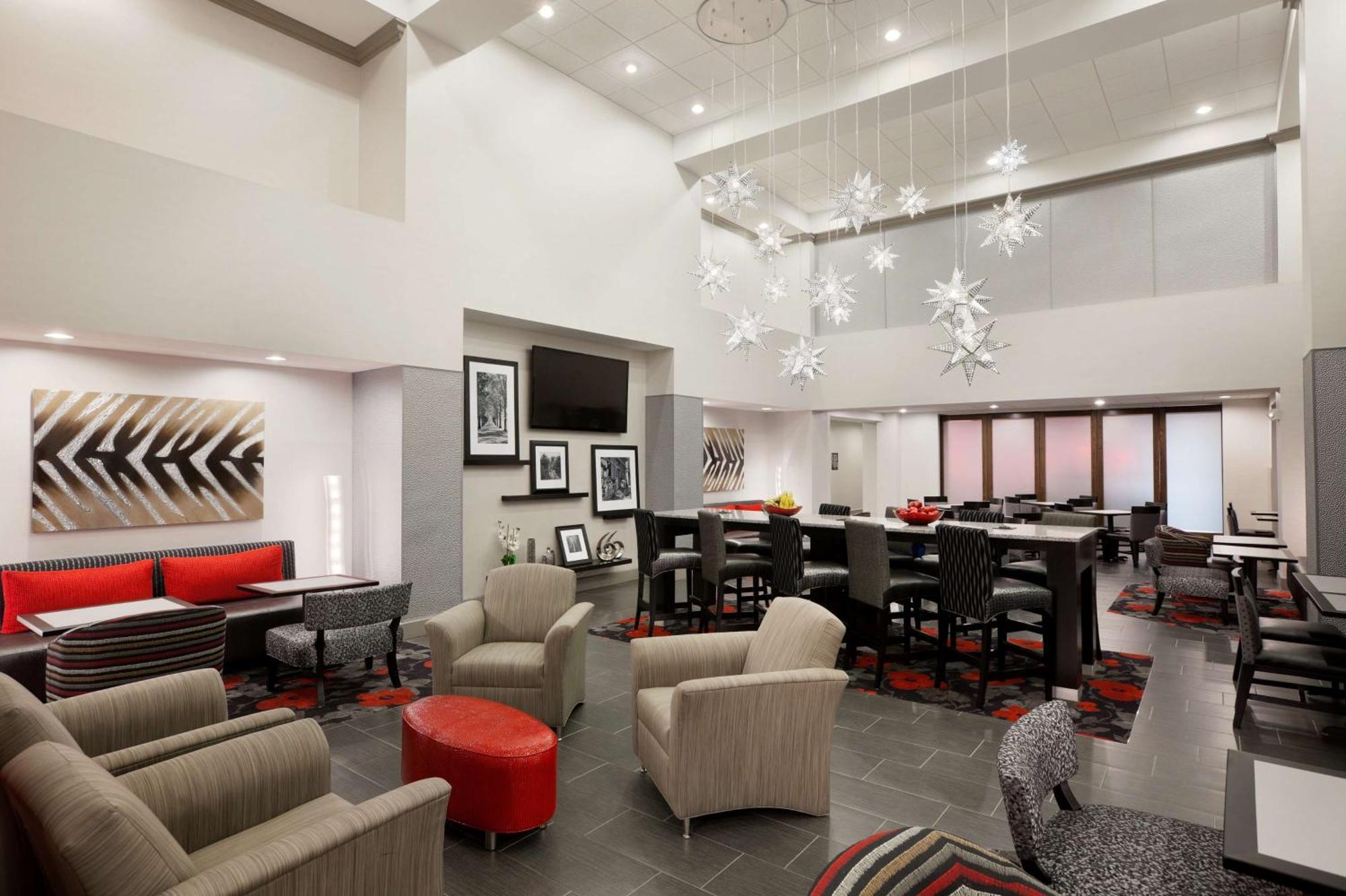 Hampton Inn And Suites Roanoke Airport/Valley View Mall Bagian luar foto